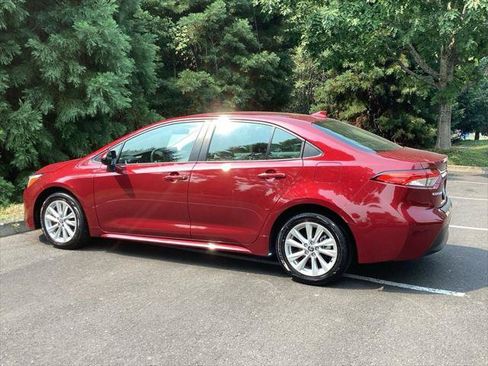 Certified 2025 Toyota Corolla LE w/ LE Premium Package FWD image 8