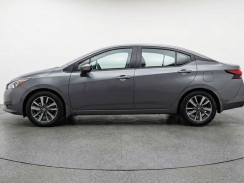 Used 2025 Nissan Versa SV FWD image 5