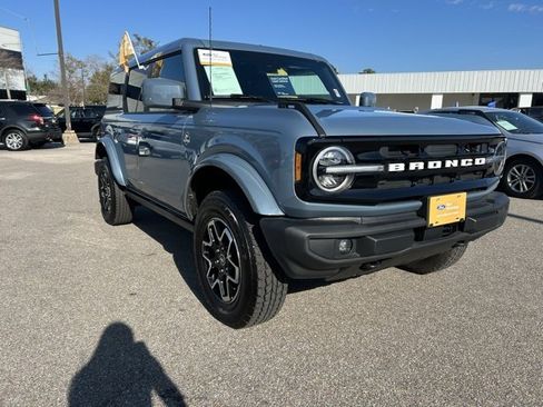 Certified 2025 Ford Bronco Outer Banks image 2