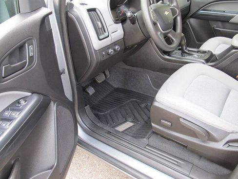 Used 2021 Chevrolet Colorado W/T w/ Custom Special Edition AWD/4WD image 4