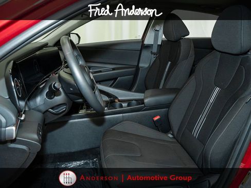 Used 2025 Hyundai Elantra SEL FWD image 11