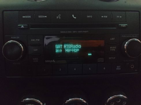 Used 2017 Jeep Compass Latitude image 25