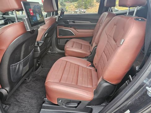 Used 2023 Kia Telluride SX Prestige AWD/4WD image 11