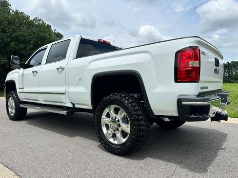 Used 2018 GMC Sierra 2500 SLT w/ Duramax Plus Package AWD/4WD image 7