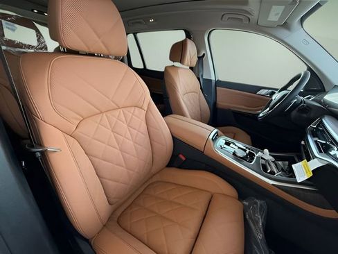 Used 2026 BMW X7 xDrive40i w/ Premium Package image 31