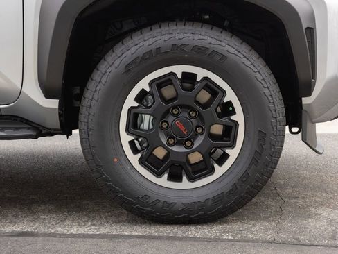New 2026 Toyota 4Runner TRD Off-Road AWD/4WD image 4