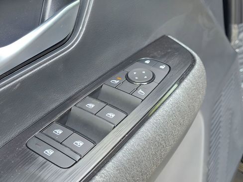 New 2026 Nissan Kicks SV w/ Charging Package FWD image 14