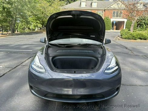 Used 2023 Tesla Model Y AWD image 4