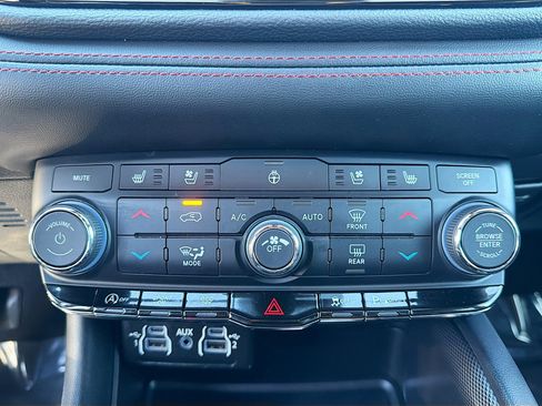 Used 2024 Dodge Durango GT image 35