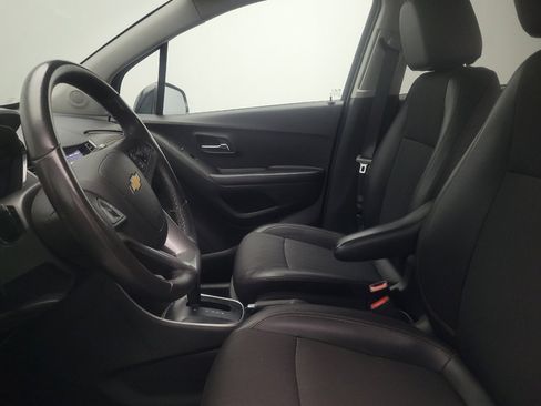 Used 2022 Chevrolet Trax LT w/ Driver Confidence Package AWD/4WD image 17