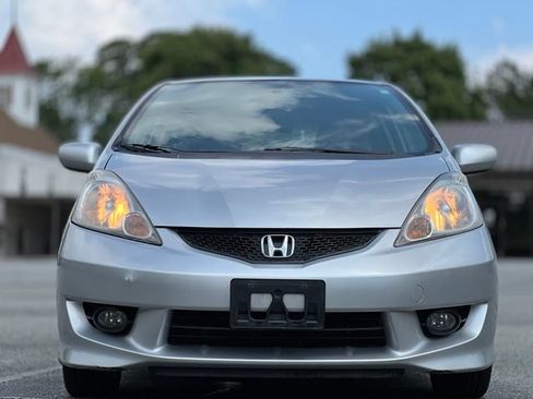 Used 2011 Honda Fit Sport image 2