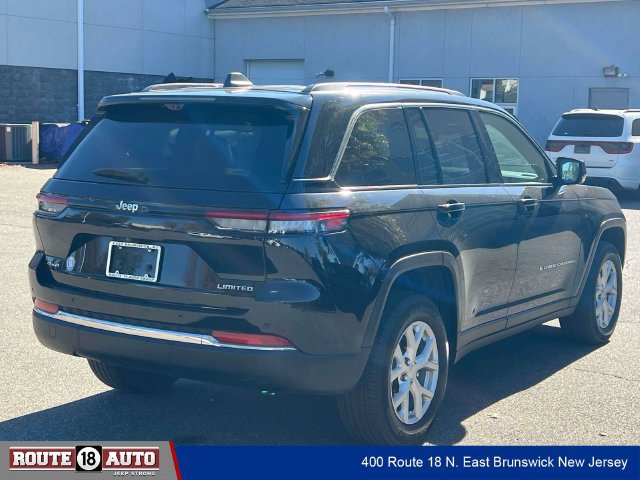 Used 2023 Jeep Grand Cherokee Limited w/ Luxury Tech Group II AWD/4WD image 4