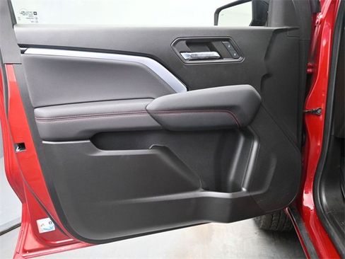 Certified 2024 Chevrolet Colorado Z71 w/ Advanced Trailering Package image 12