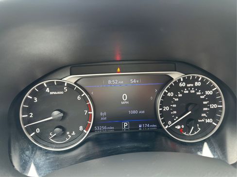 Used 2024 Nissan Altima 2.5 SV FWD image 17