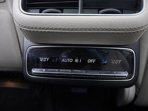 Used 2021 Mercedes-Benz GLS 580 4MATIC w/ Exclusive Trim Package image 36