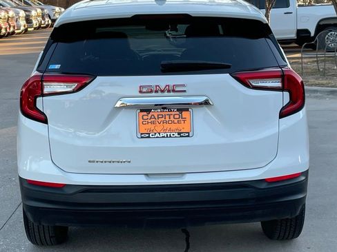 Used 2024 GMC Terrain SLE image 5