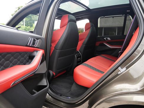 Used 2022 BMW X5 M w/ Competition Package 2 AWD/4WD image 17