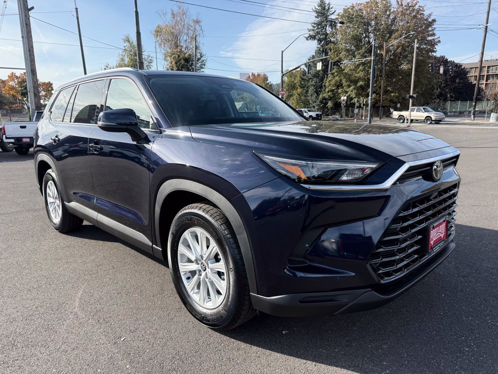 New 2026 Toyota Grand Highlander XLE FWD image 2