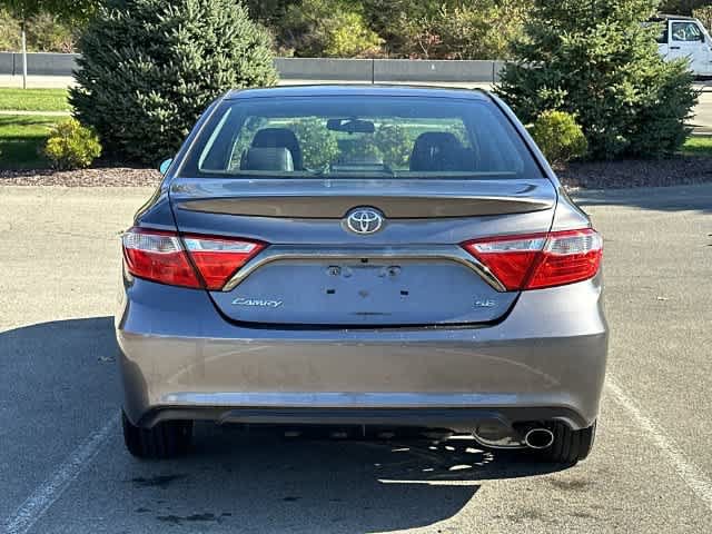 Used 2015 Toyota Camry SE FWD image 4