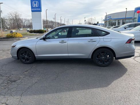 Used 2025 Honda Accord SE image 2