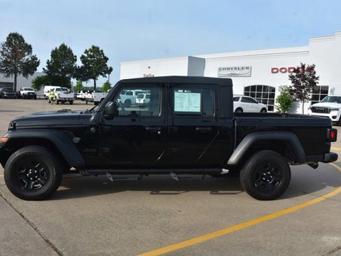 Used 2023 Jeep Gladiator Sport AWD/4WD image 8