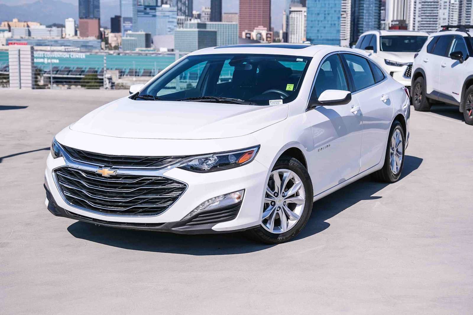 Used 2022 Chevrolet Malibu LT FWD image 1