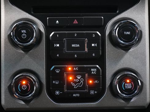 Used 2016 Ford F250 Platinum w/ FX4 Off-Road Package image 24