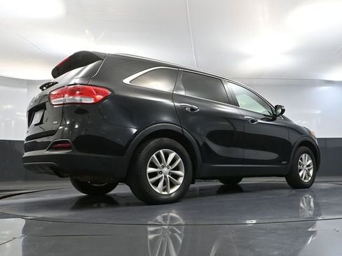 Used 2017 Kia Sorento LX w/ LX Convenience Package AWD/4WD image 49