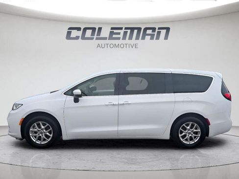 Used 2023 Chrysler Pacifica Touring-L FWD image 28