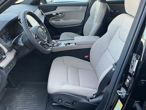 New 2026 Volvo XC90 T8 Plus w/ Protection Package Premier AWD/4WD image 15