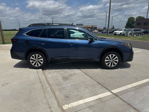 Used 2021 Subaru Outback Premium AWD/4WD image 9