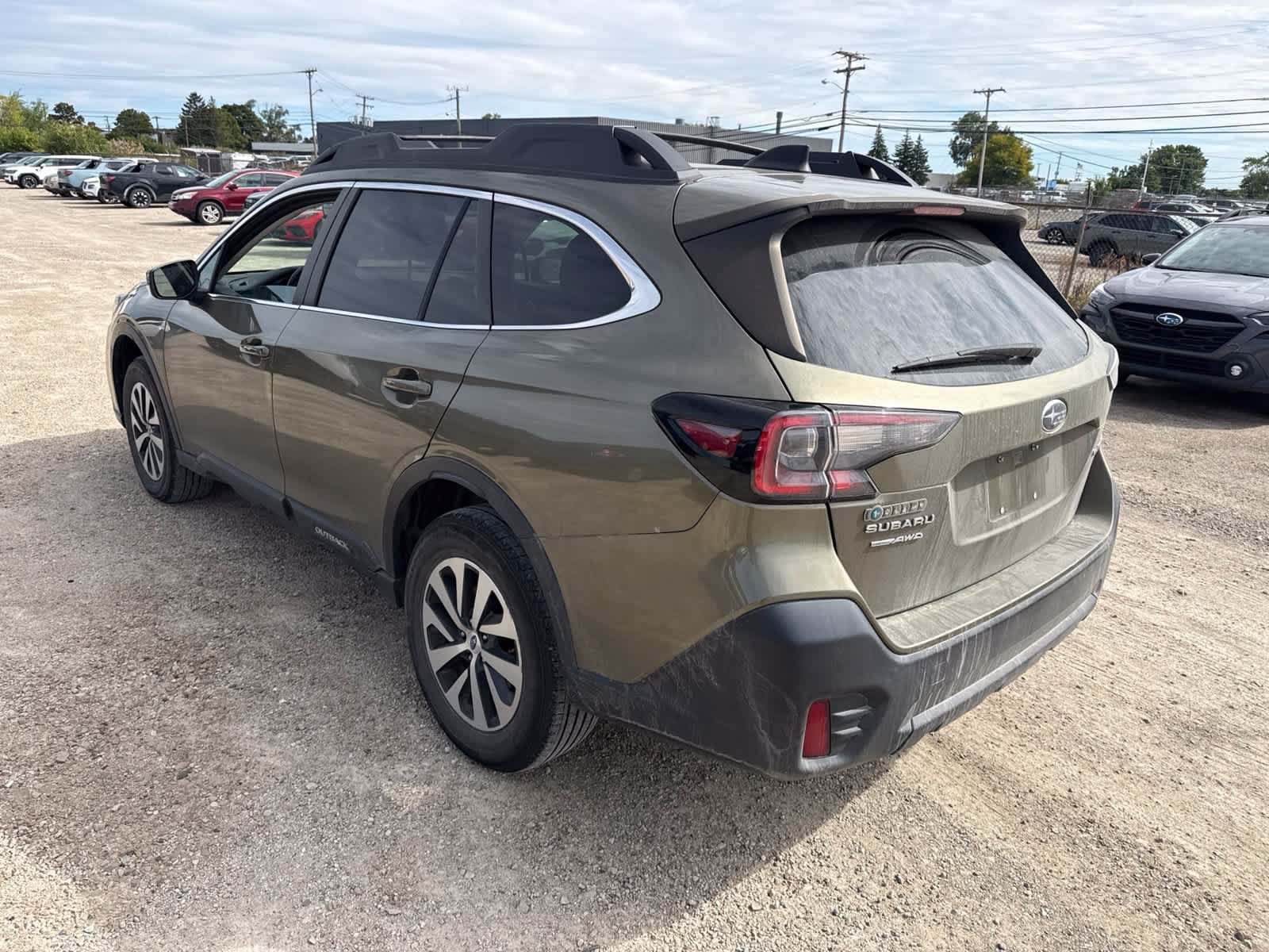 Used 2022 Subaru Outback Premium AWD/4WD image 2
