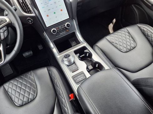 Used 2023 Ford Edge Titanium AWD/4WD image 9