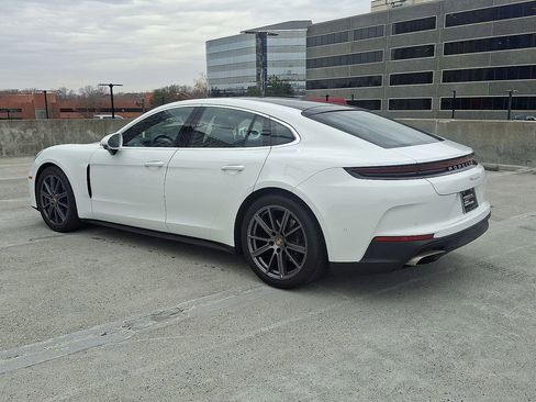 Used 2024 Porsche Panamera image 3