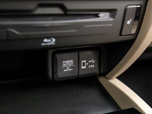 Used 2021 Honda Pilot Touring image 25