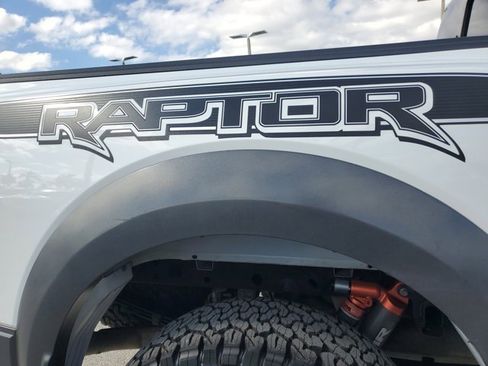 Used 2019 Ford F150 Raptor w/ Equipment Group 801A Mid image 10