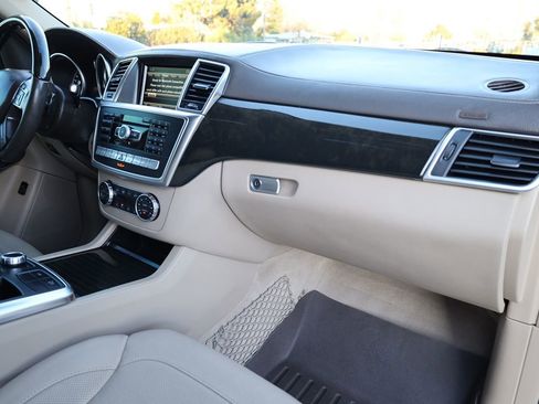 Used 2015 Mercedes-Benz GL 450 4MATIC w/ Driver Assistance Package image 22