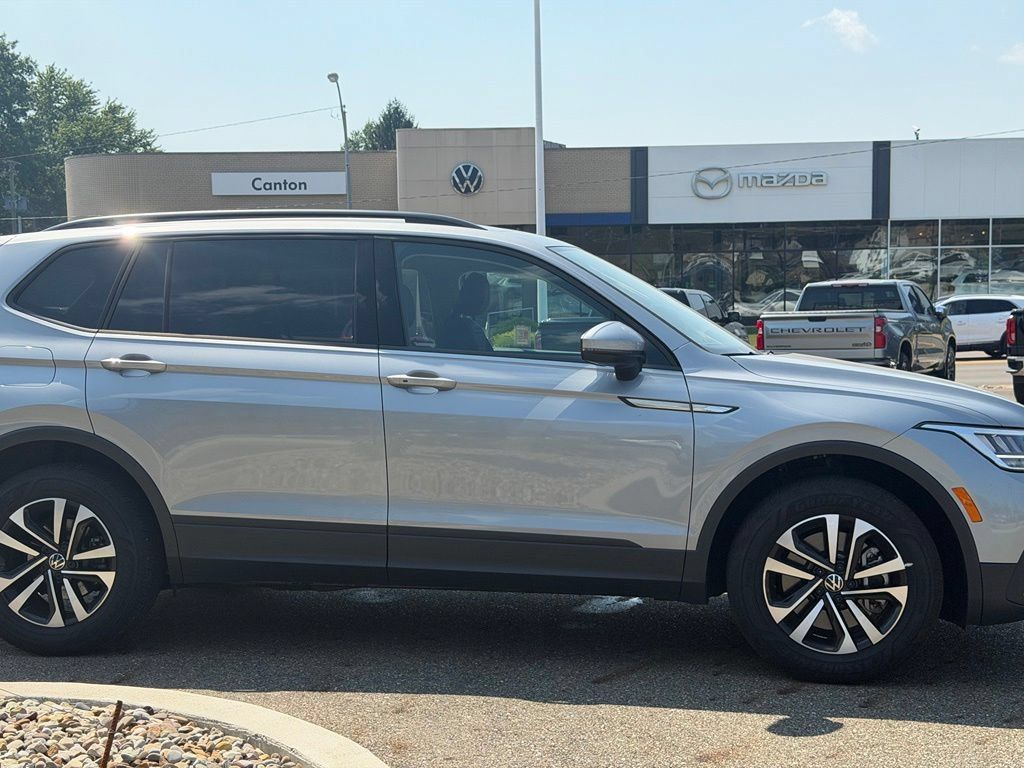 Used 2023 Volkswagen Tiguan S FWD image 6