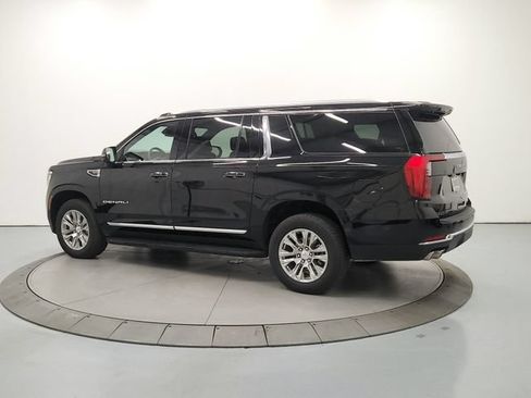 Used 2025 GMC Yukon XL Denali AWD/4WD image 6