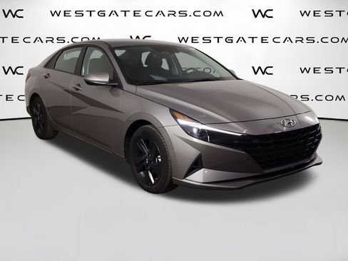 Used 2022 Hyundai Elantra Blue FWD image 42