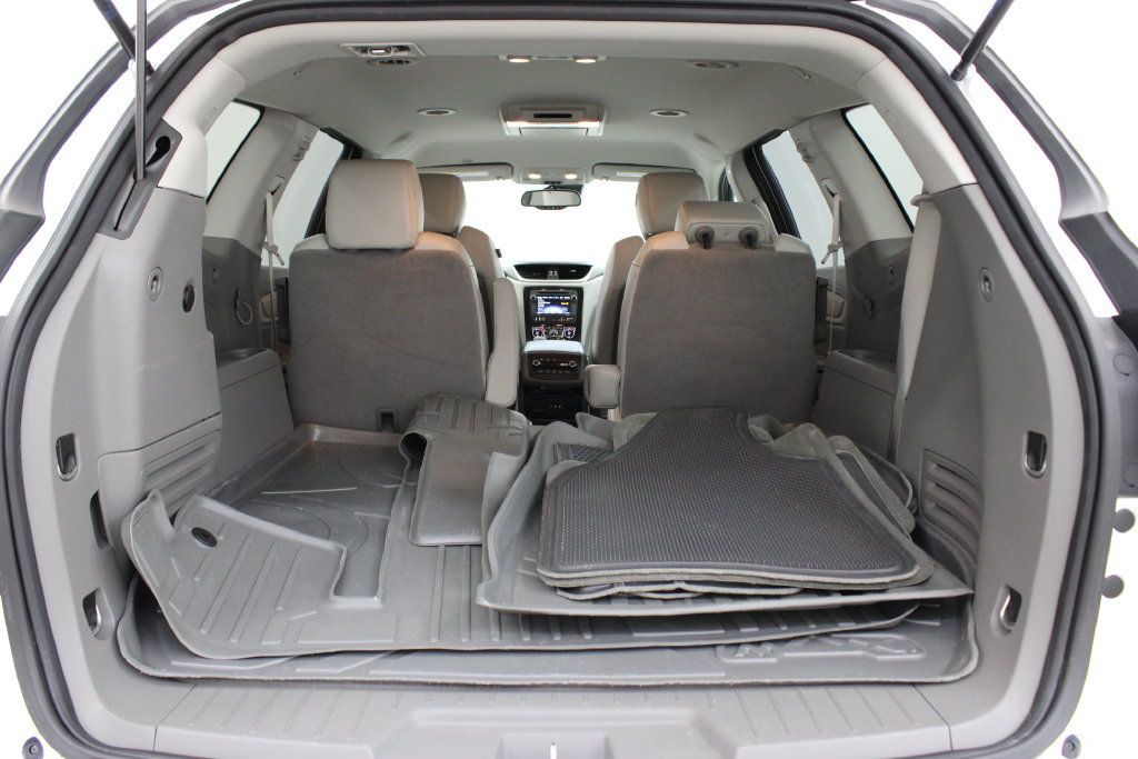 Used 2017 Chevrolet Traverse Premier FWD image 29