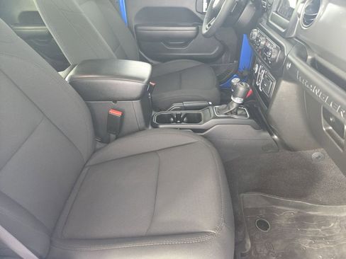 Used 2023 Jeep Wrangler Unlimited Sport image 16