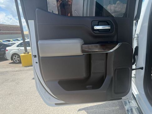 Used 2019 GMC Sierra 1500 SLT w/ SLT Premium Plus Package AWD/4WD image 18