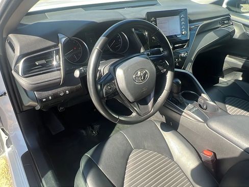 Used 2023 Toyota Camry SE image 23