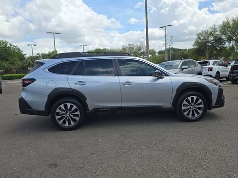 Used 2025 Subaru Outback Limited w/ Tech Package 3 AWD/4WD image 9