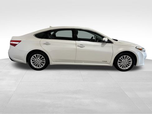 Used 2014 Toyota Avalon Limited w/ Technology Package image 4