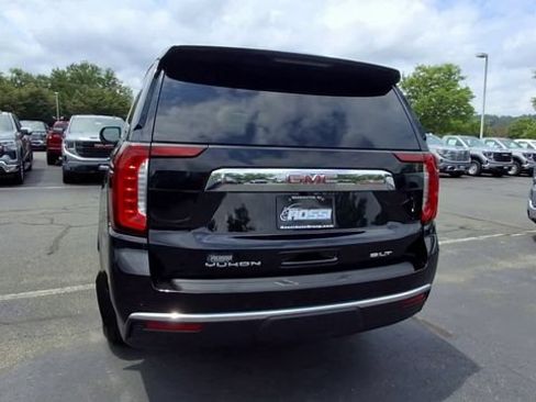 Used 2022 GMC Yukon XL SLT w/ SLT Premium Package AWD/4WD image 7