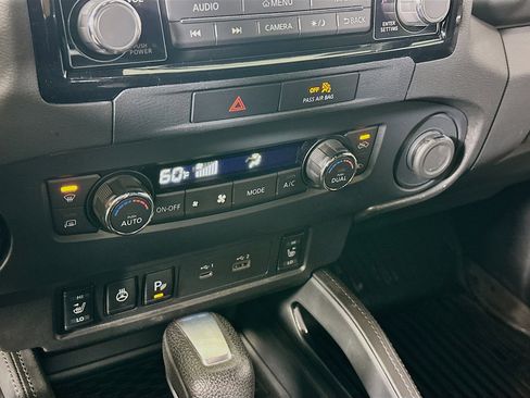 Used 2022 Nissan Frontier PRO-4X w/ Pro-4X Premium Package image 23