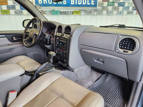 Used 2006 GMC Envoy SLE image 2