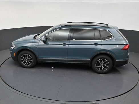 Used 2021 Volkswagen Tiguan SE w/ Panoramic Sunroof Package FWD image 13